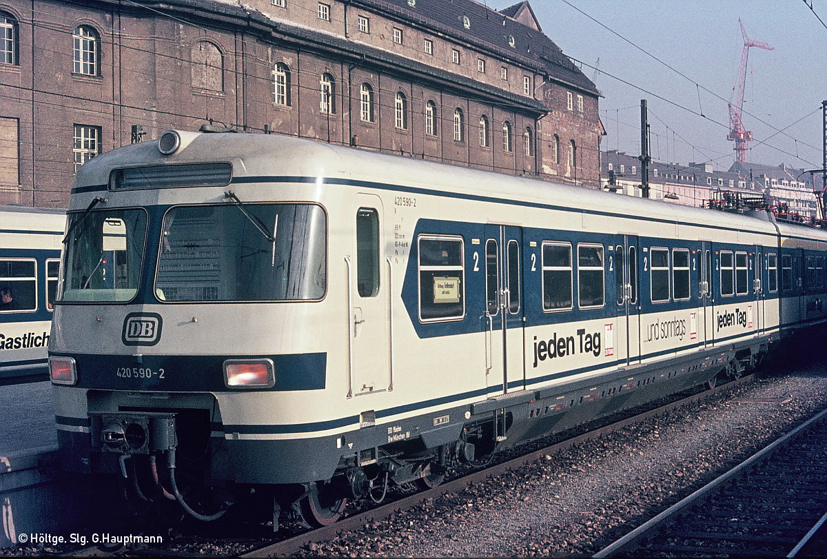 http://www.muenchner-u-bahn.net/dso/420_090_MHbf_Hoeltke.jpg